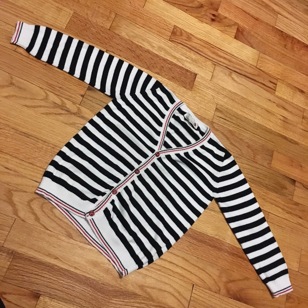 Hitch-hiker striped boys sweater.
